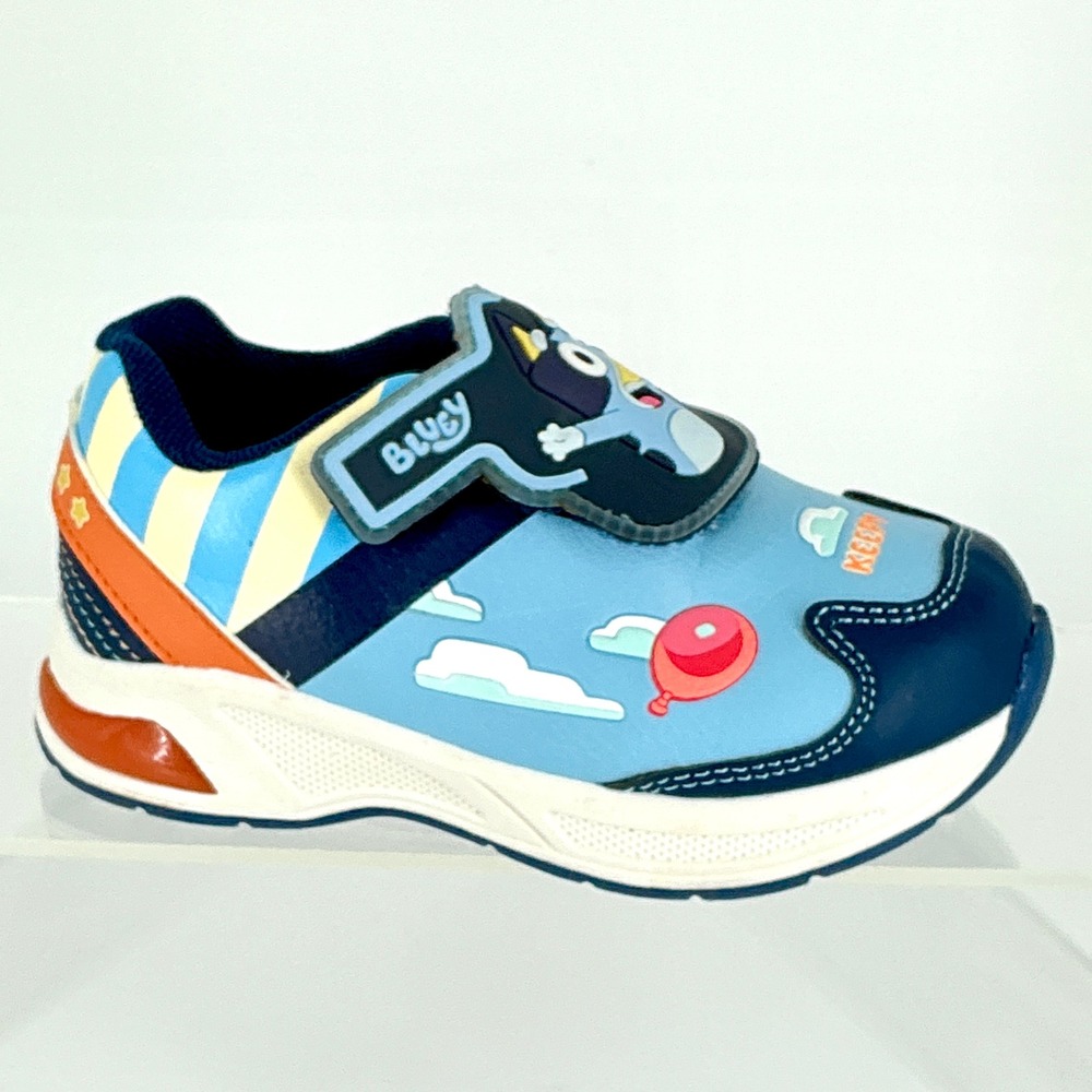 Bluey and Bingo Boys Size 9 Toddler Blue LIGHT UP Sneakers Hook and Loop